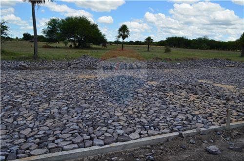 De amplio terreno en jose falcon, foto 3