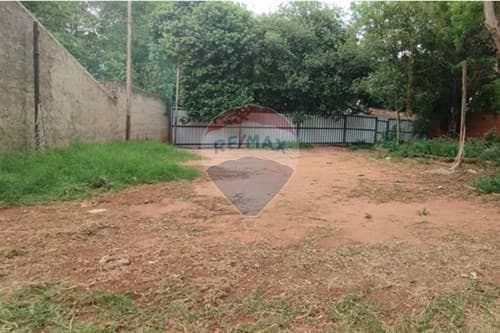 En venta terreno en laurelty Luque de 593 m2, foto 2