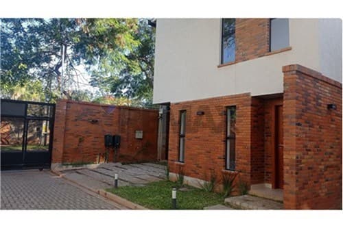 Vendo Dúplex en Jardines de Loma Merlo