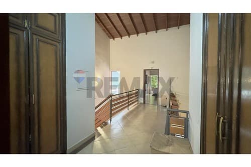 Amplio duplex con tres suites en barrio Herrera — foto 4