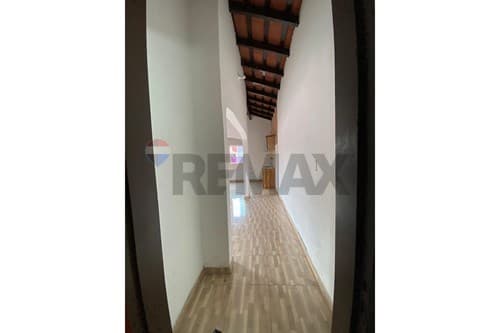 Casa + local comercial en esquina estrategica