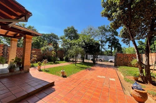 hermosa casa en San Lorenzo — foto 1