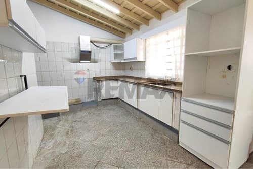 En alquiler casa para oficina o uso comercial — foto 3