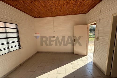 Alquila Casa: 1 Dormitorio, Patio y A/C, foto 1
