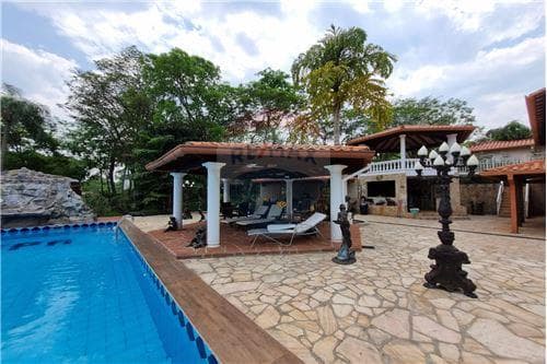 En venta hermosa residencia de lujo San Bernardino