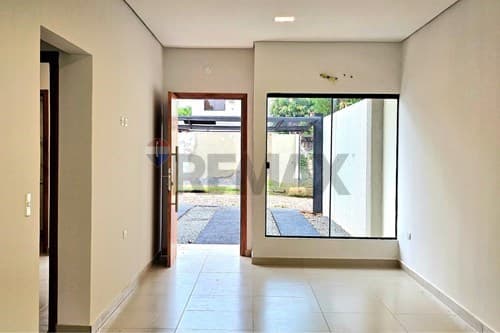 Duplex con jardin de 2 dormit. En isla bogado — foto 3