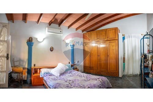 Casa con excelente ubicacion en barrio santa ana, foto 3