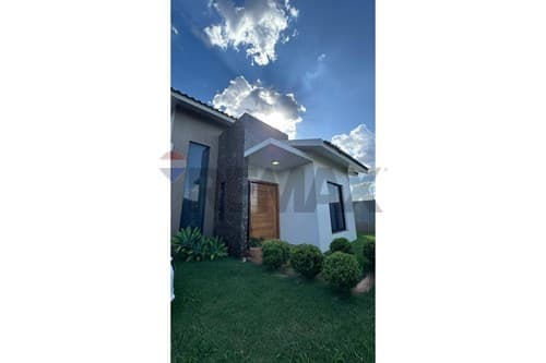 ¡Casa en Venta Santa Rita: Espacio y Modernidad!