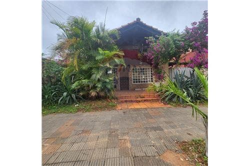 Amplia casa -barrio san luis-San Lorenzo — foto 3