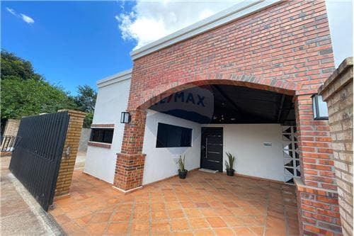 Se alquila casa amoblada con amplio patio — foto 3