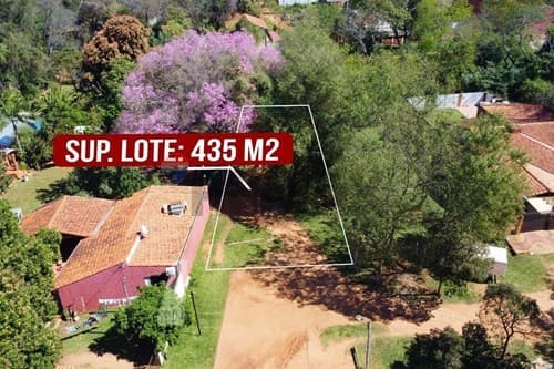 En venta terreno a una cuadra de Laguna Grande