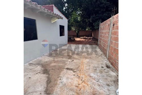 Renovated Home with a Spacious Backyard in Itauguá, foto 4