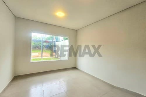 Duplex de 1 planta en Luque, zona ykua dure — foto 2