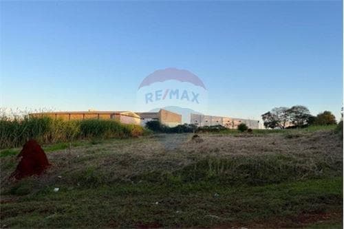 Terreno km 15 acaray a 2 cuadras de la ruta py02 — foto 3