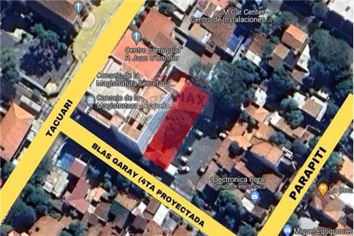 En venta terreno con casa a demoler o refaccionar