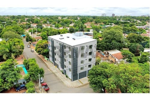 Amplio departamento a la venta