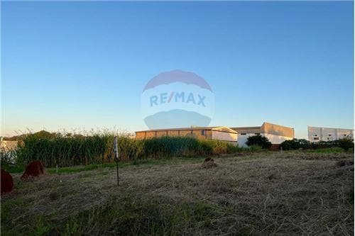 Terreno km 15 acaray a 2 cuadras de la ruta py02