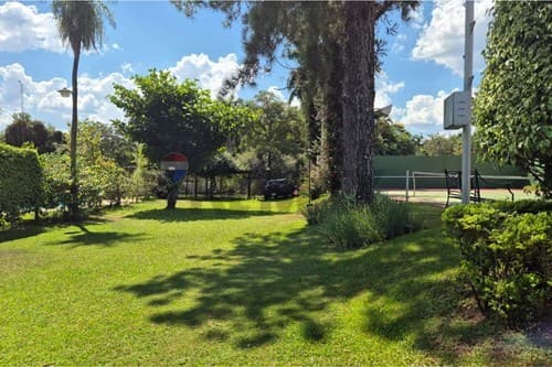 Vendo Casa en San Bernardino con Cancha de Tenis