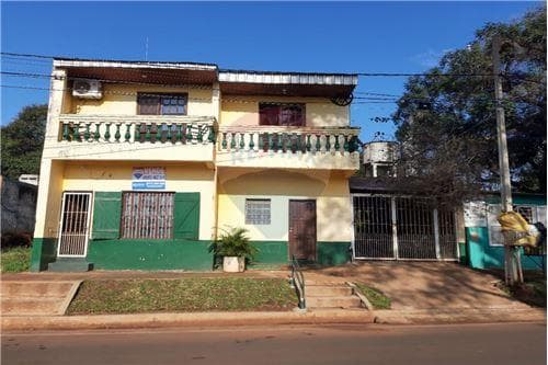 Casa de dos plantas con patio — foto 4
