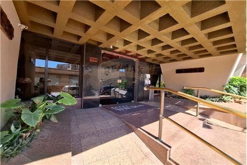 Vendo hermoso piso entero en edificio wilson