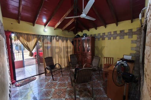 amplia casa en el Barrio la Mercedes — foto 2