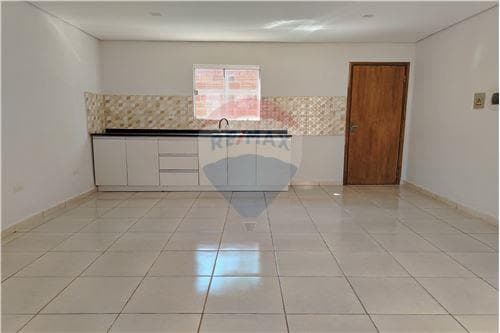 Casa en condominio seguro, isla bogado Luque