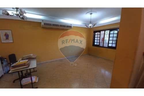 Residencia de dos plantas en la victoria - lambare