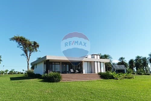 Único y exclusivo, Paraqvaria Aero y Marina Club, foto 2