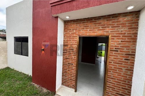 Casa con piscina a estrenar , excelente ubicación — foto 2