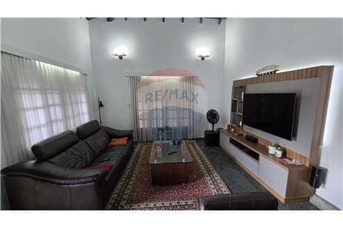 En venta casa de una planta con piscina — foto 5