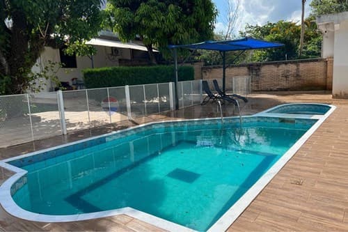 Se vende amplia residencia de 4 habitaciones — foto 2