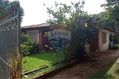 Casa con deposito en barrio san luis — foto 4