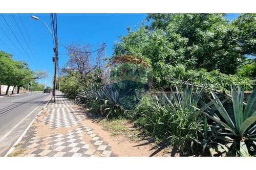 Terreno con salida a tres calles, foto 4