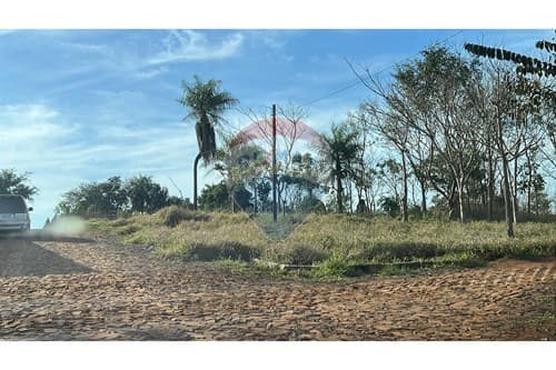 ¡Terreno en venta en Km 16 Acaray!