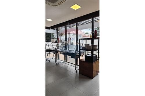 Alquilo local comercial prestigiosa ubicacion