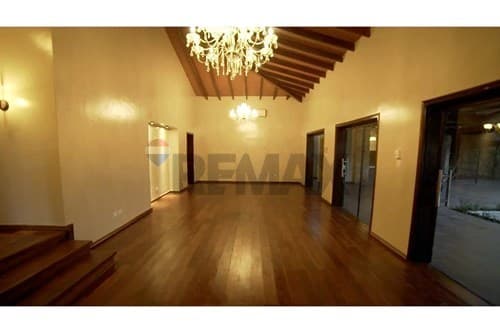 En Venta: Amplia Residencia – Zona Laguna Grande — foto 2