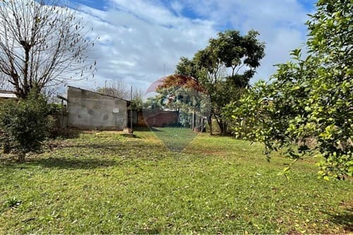 Terreno con casa a refraccionar en km 30 acaray !