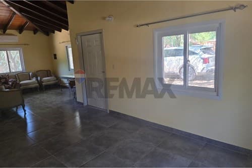 ¡Casa Comercial en Villa Amistad, Filadelfia!