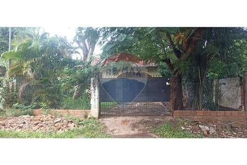 Vendo casa cpn construccio a refaccionar