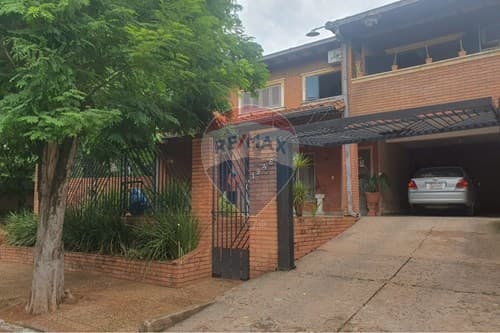 Casa venta lambare barrio mbachio