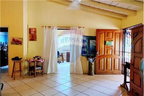 Amplia casa amoblada con arroyo — foto 4
