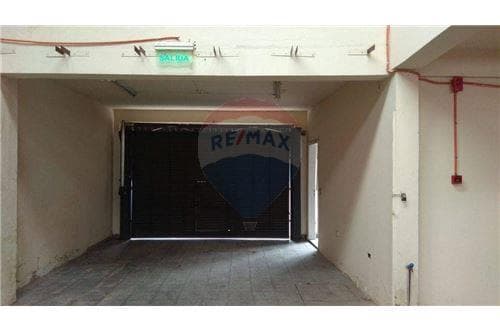 Amplio depósito con oficinas y sótano — foto 2