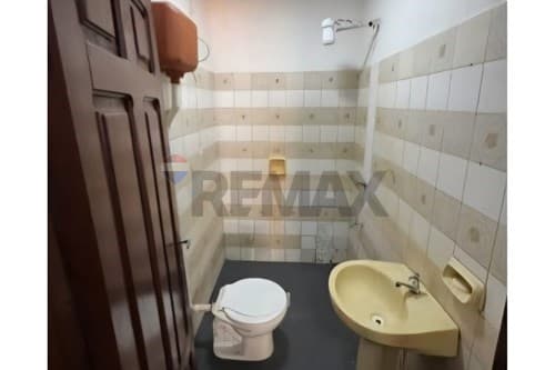 Casa + dúplex y terreno en esquina — foto 5