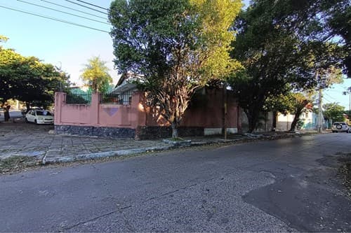En venta casa en esquina asuncion barrio tacumbu — foto 2