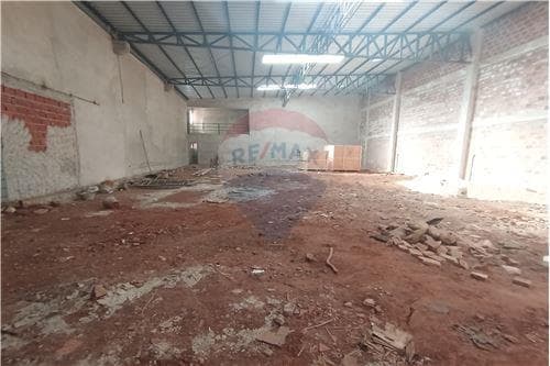 En alquiler amplio deposito a estrenar lambare — foto 3