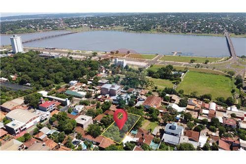 Vendo amplio terreno a 2 cuadras de la costanera
