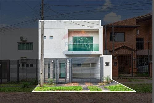 En venta duplex en Villa Elisa