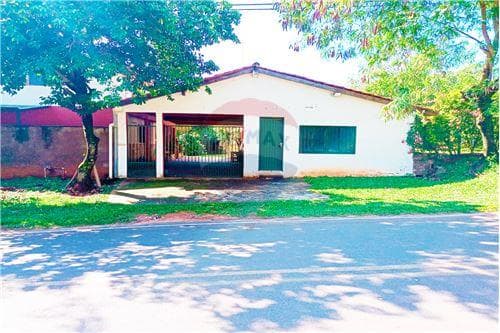 Vendo hermosa residencia con piscina en aregua
