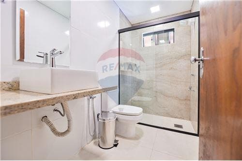 En venta - casa de 3 dormitorios en Lambaré