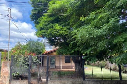 Casa en venta – Km 8 Acaray